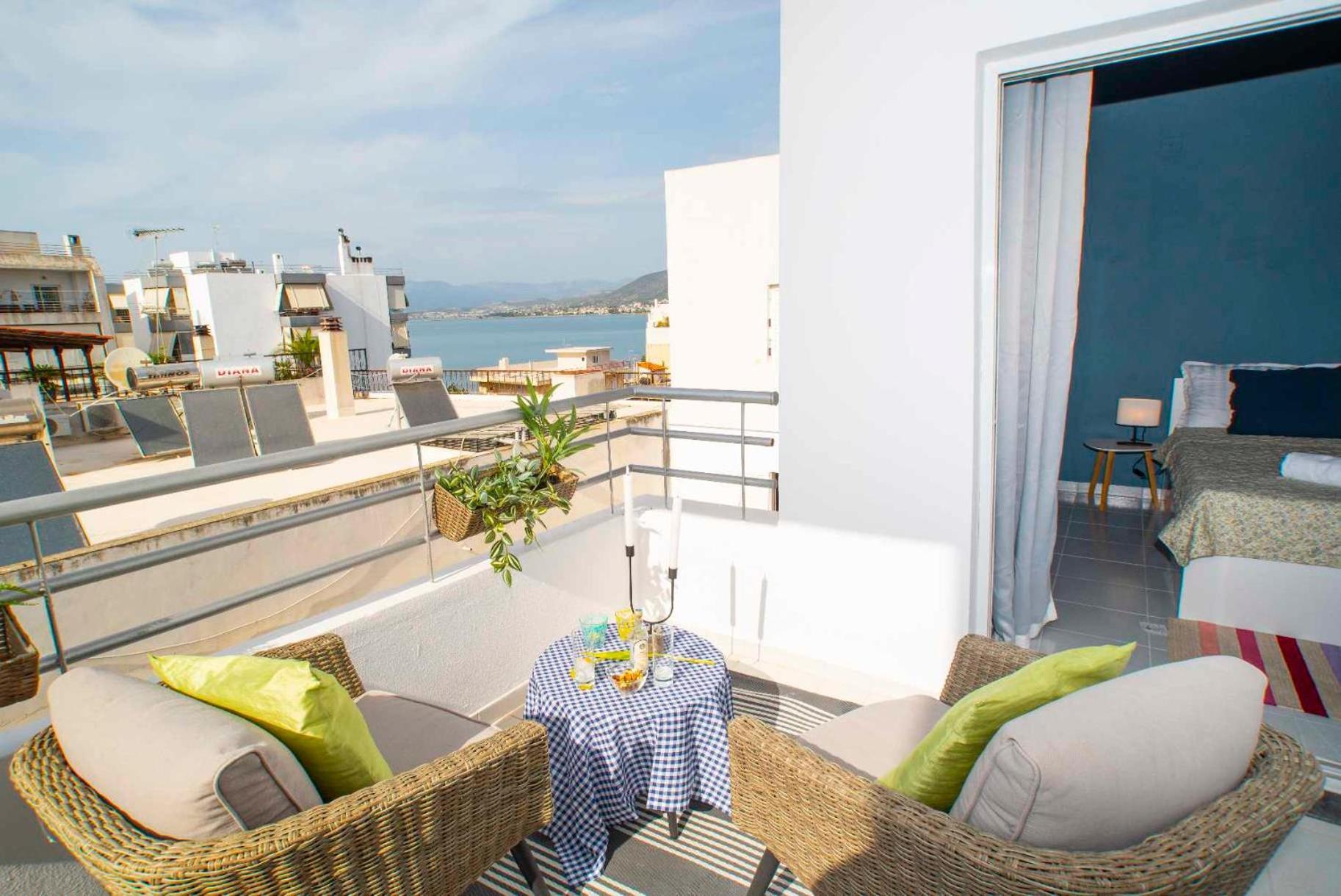 Top Floor Apartment In Chalkida Luaran gambar
