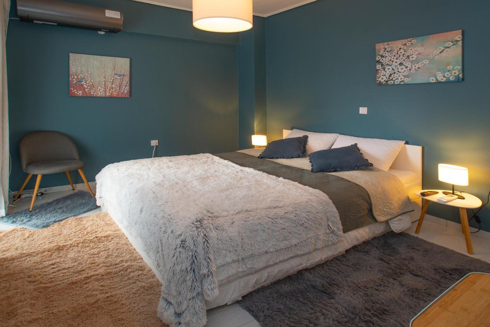 Top Floor Apartment In Chalkida Luaran gambar